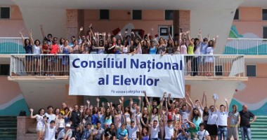 Stire din Cultură-Educație : Premiile acordate de Consiliul Național al Elevilor