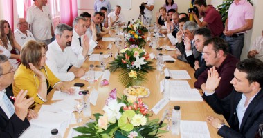 Stire din Politică-Administrație : Consilierii Mangaliei - afaceri bănoase și averi impresionante
