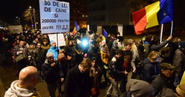 Constanța bate record după record. Mii de oameni la protestele din weekend - 1