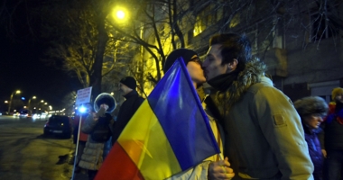 Constanța bate record după record. Mii de oameni la protestele din weekend - 16