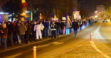 Constanța bate record după record. Mii de oameni la protestele din weekend - 7