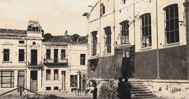 Constanța, 1941. Zona peninsulară în timpul bombardamentului rusesc - Imagini de colecție - 9