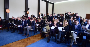 Stire din Politică-Administrație : Aleșii locali se întrunesc în comisiile de specialitate. Constănțenii, așteptați cu sesizări