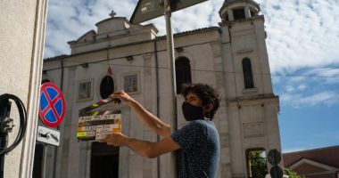 Stire din Cultură-Educație : Constanța, platou de filmare pentru lungmetrajul "Om - Câine"