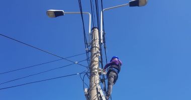 Stire din Social : Constanţa scapă de cablurile de pe stâlpi