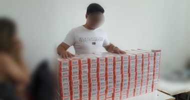 Captură de țigări de contrabandă. Peste o mie de pachete,  găsite în portbagajul unui Logan - 2