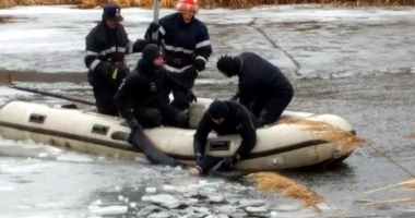 Constănțean "înghițit" de ape, în timp ce pescuia la copcă - 1