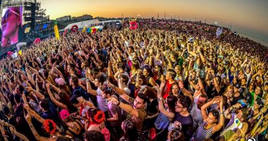 Stire din Social : Constănțeanca Alexandra Stan și Manuel Riva aduc hitul verii în România: imnul Neversea 2018
