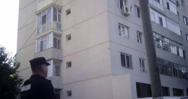 A vrut să se arunce de la etajul zece dar  a fost salvat la timp de șeful ISU Dobrogea - 3