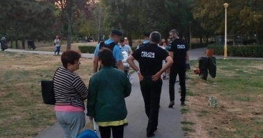Stire din Eveniment : Constănțenii, puși să strângă mizeria lăsată pe domeniul public