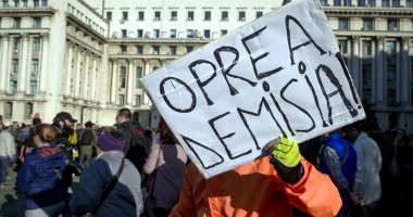Stire din Eveniment : Constănțenii ies în stradă! "Fraților, nu sunteți nici dumnezei și nici invincibil"
