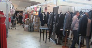 Galerie foto. Constănțenii cumpără pe rupte, la Târgul TINIMTEX, din Mamaia - 11