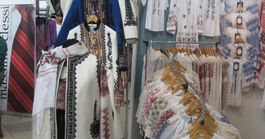 Constănțenii semnează "condica de prezență", la Târgul TINIMTEX, din Mamaia! - 2