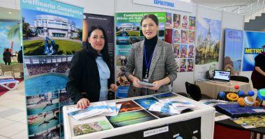Constănțenii cumpără vacanțe la preț redus și mobilă ieftină, la târgurile din Mamaia - 2