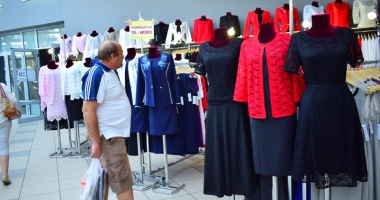 Constănțenii și turiștii pleacă încărcați de la Târgul TINIMTEX din Mamaia - 11