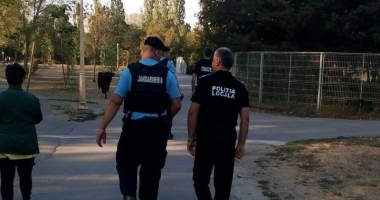 Constănțenii, puși să strângă mizeria lăsată pe domeniul public - 3
