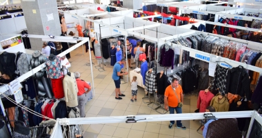 Constănțenii și turiștii pleacă încărcați de la Târgul TINIMTEX din Mamaia - 14