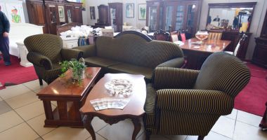 Constănțenii cumpără vacanțe la preț redus și mobilă ieftină, la târgurile din Mamaia - 8
