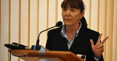 Stire din Politică-Administrație : Constănțenii, așteptați să se înscrie în Asociația "M10" înființată de Monica Macovei