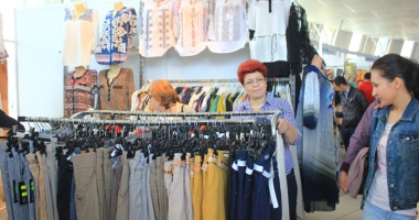 Constănțenii își golesc portofelele la Târgul TINIMTEX din Mamaia - 6