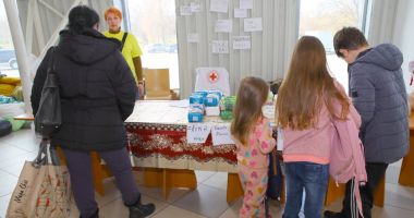 Stire din Social : Cetăţenii care găzduiesc refugiaţi ucraineni primesc bani pentru hrana lor