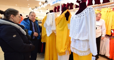 Constănțenii cumpără în draci la Târgul TINIMTEX, din Mamaia - 2