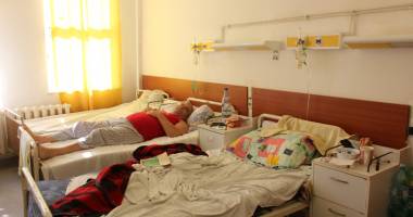 Stire din Sănătate : Constănțenii, internați în spital doar pentru operații sau boli grave