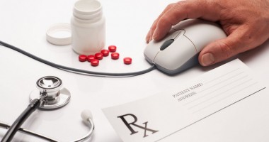 Stire din Sănătate : Constănțenii își vor activa cardurile de sănătate la medicul de familie