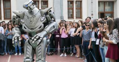 Stire din Social : Constănțenii își vor face selfie cu Titan the Robot