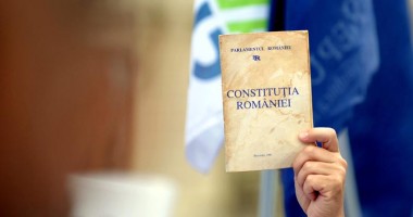 Stire din Politică-Administrație : Constituția lui Crin, măcelărită de Comisia  de la Veneția. Ce prevederi vor fi schimbate