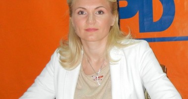 Stire din Politică-Administrație : "Despre o construcție pe dreapta discutăm după europarlamentare"