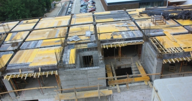 Cum cresc peste noapte blocurile construite  pe spațiile verzi din zona Tăbăcărie - 8