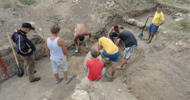 Stire din Cultură-Educație : Ce ascund arheologii din Mangalia de vânătorii de comori