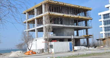 Stire din Social : MAMAIA, STAȚIUNE SAU ȘANTIER? Cine și ce mai construiește în stațiunea Mamaia
