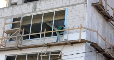 Stire din Economie : Afacerile anului 2012 pentru constructorii și producătorii de materiale constănțeni