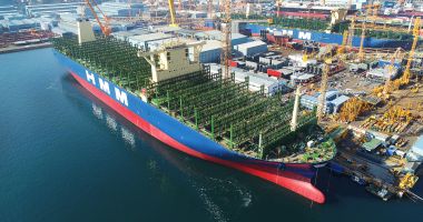 Stire din Economie : Constructorii navali sud-coreeni raportează pierderi financiare majore