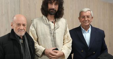 Atmosferă caldă, invitați speciali și sala arhiplină la Proiecția de Gală „De la Doină la Rembetiko – O rapsodie balcanică” și la recitalul extraordinar fusion cu 12 artiști pe scenă - 4