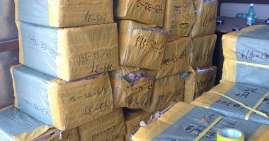 Mii de ceasuri ascunse într-un container prin metoda "capac" - 3