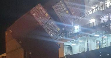 Stire din Economie : Containere cu electrocasnice, pierdute în apele mării