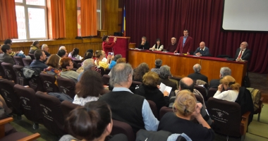 "Containerul cu umor" - o carte ca o grenadă care așteaptă să-i tragi cuiul - 2