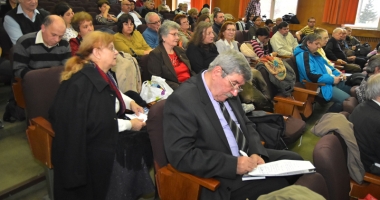 "Containerul cu umor" - o carte ca o grenadă care așteaptă să-i tragi cuiul - 4