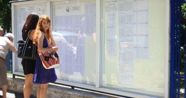 Stire din Cultură-Educație : Schimbări importante  la Evaluarea Națională  și Bac. Notele pot fi modificate chiar și cu o sutime după contestație