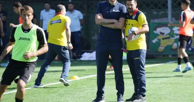 Stire din Sport : Cosmin Contra, profesor pentru cursanții de la Licența Pro