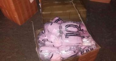 Stire din Eveniment : Peste 1.000 de echipamente sportive, susceptibile a fi contrafăcute, descoperite de polițiști