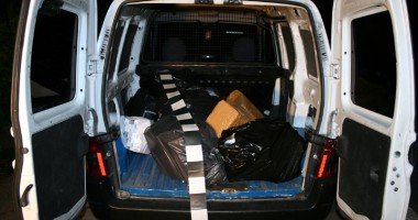 Stire din Eveniment : Contrabandiști prinși în flagrant lângă Constanța. Țigările erau aduse din Moldova