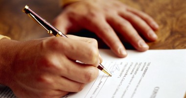 Stire din Economie : Un nou ghid ANCOM pentru contracte. Vezi ce drepturi ai