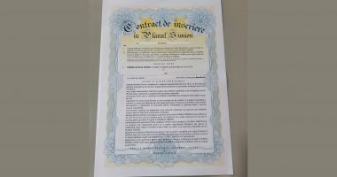 Constănțenii s-au așezat la rând, la sediul AUR din Constanța, să semneze contractele pentru case - 5