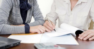 Stire din Social : Ce comisioane are dreptul să vă ceară banca