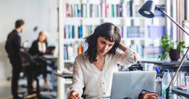 Stire din Social : Ce contribuții sociale vor plăti de la 1 ianuarie salariații și cu cât cresc amenzile rutiere