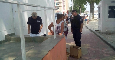 CONTROALE DE AMPLOARE PE LITORAL. Comercianții ambulanți, sancționați de polițiști și jandarmi - 2